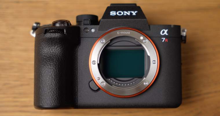 REVIEW Sony Alpha 7R VI - incredibil de rapidă și cu rezoluție mare