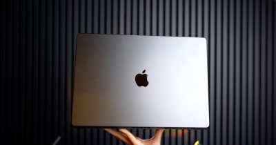 REVIEW Macbook Pro M5 Max: condensarea unui desktop în format portabil