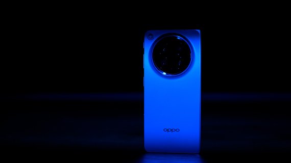 Pariul pe pliabile late. OPPO va lansa un pliabil în această categorie în 2027