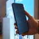 Funcția Privacy Display de la Samsung ar putea ajunge pe viitoarele flagship-uri Honor și Xiaomi