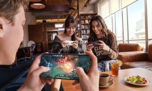 OPPO lansează seria Reno16 în România, cu funcții AI pentru fotografie și un nou design 3D
