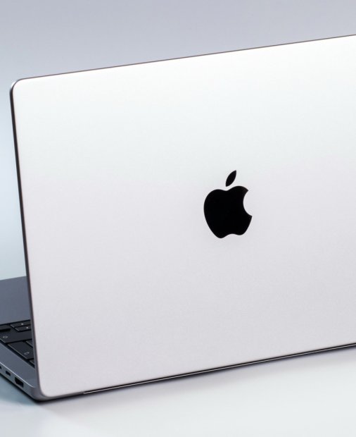 MacBook Ultra ar putea fi amânat după schimbarea planurilor Apple pentru seria M6