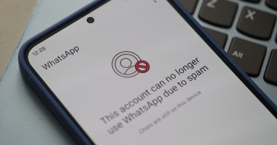 Românii care pleacă în vacanță, vizați de o înșelătorie pe WhatsApp în numele unor hoteluri