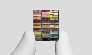 IBM prezintă cip-ul cât o unghie cu aproape 100 de miliarde de tranzistori