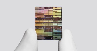 IBM prezintă cip-ul cât o unghie cu aproape 100 de miliarde de tranzistori