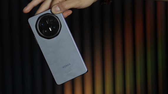 REVIEW Honor Magic V6 a rezolvat 5 probleme cheie ale telefoanelor pliabile