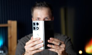REVIEW Motorola Razr Fold: nu e cel mai subțire și nici cel mai ușor, dar e cel mai bun pliabil?