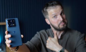 REVIEW Motorola Edge 70 Pro m-a surprins și e mai bun decât pare pe hârtie