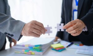 Ai clienți care plătesc la 60 sau 90 de zile? Cum îți recuperezi lichiditatea fără să îi pierzi