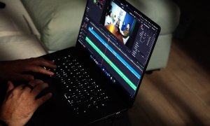 Apple urmează să lanseze un MacBook cu ecran OLED tactil. Calendarul lansărilor din următorul an