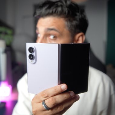REVIEW Samsung Fold 8: pliabilul care schimbă formula, dar rămâne prea scump