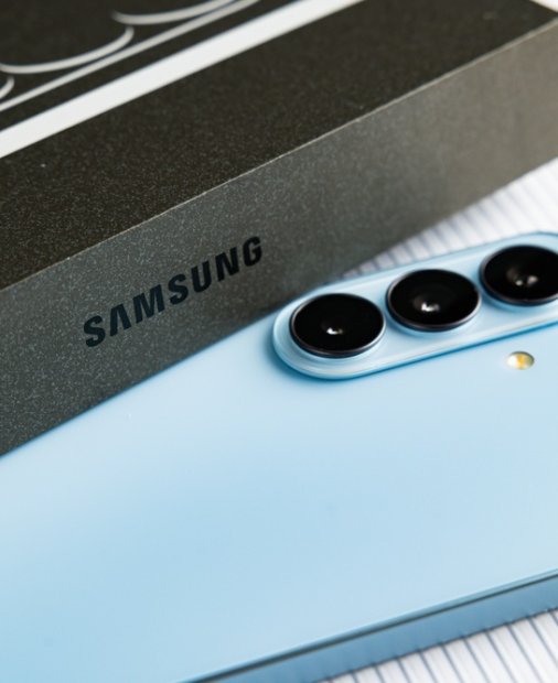 Samsung Galaxy S27 Ultra: baterie mai mare și design, în sfârșit, diferit