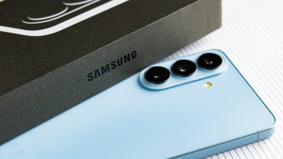 Samsung Galaxy S27 Ultra: baterie mai mare și design, în sfârșit, diferit