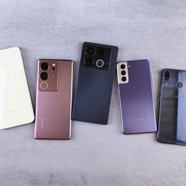 Livrările globale de smartphone-uri au scăzut cu 7% în T2, iar prețurile au crescut cu 13%