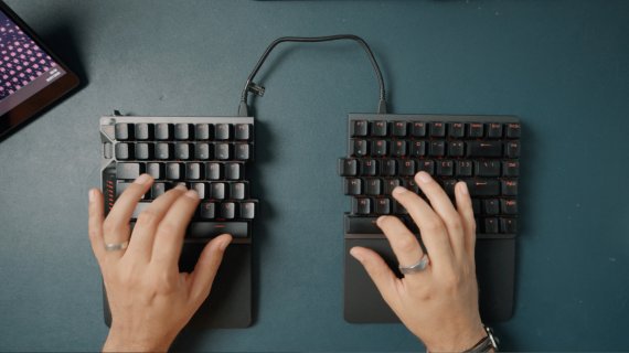 REVIEW ROG Falcata: o tastatură excelentă cu un design atipic