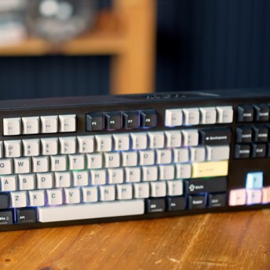 REVIEW Epomaker TH108 Pro - tastatura mecanică cu ecran și mai silențioasă decât multe altele
