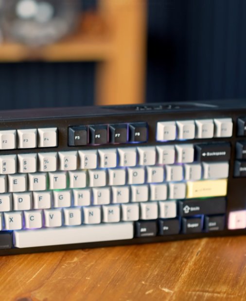 REVIEW Epomaker TH108 Pro - tastatura mecanică cu ecran și mai silențioasă decât multe altele