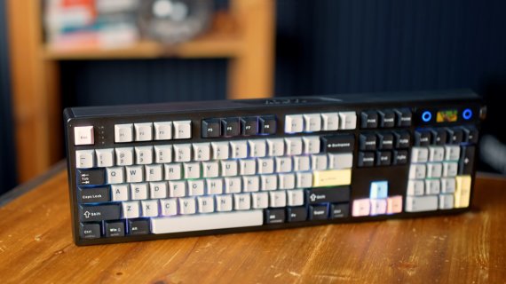 REVIEW Epomaker TH108 Pro - tastatura mecanică cu ecran și mai silențioasă decât multe altele