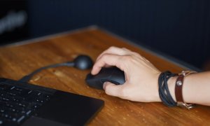 REVIEW Razer Viper V4 Pro - atât de ușor încât strică experiența cu alți mauși