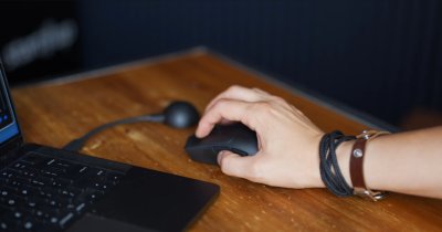 REVIEW Razer Viper V4 Pro - atât de ușor încât strică experiența cu alți mauși