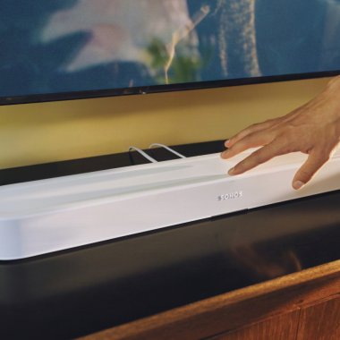 Sonos lansează soundbarul Beam Ultra, căștile Ace Ultra alături de Sonos 27, cu integrare ChatGPT