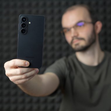 Samsung nu schimbă viteza de încărcare pentru Galaxy S27