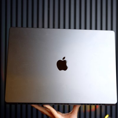 Apple pregătește 7 noi produse pentru octombrie: MacBook cu OLED și touchscreen, HomePod, iPad