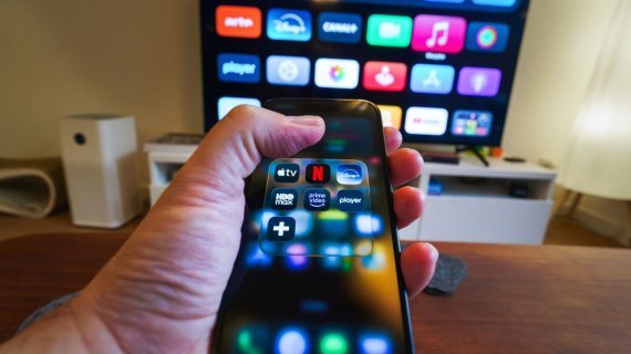 Apple TV a venit în România: uite ce seriale trebuie să vezi