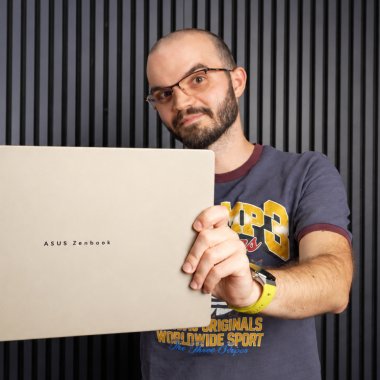 REVIEW ASUS ZenBook A14: laptop de 1 kg bun pentru birou și gaming