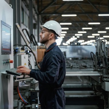 Top 5 cele mai frecvente surse de risipă energetică dintr-o fabrică