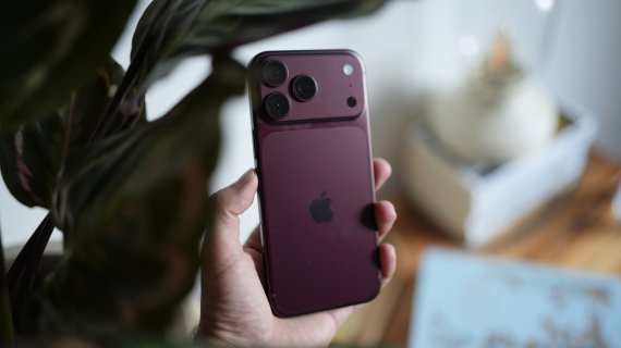 REVIEW iPhone 18 Pro Max: 3 surprize și o dezamăgire