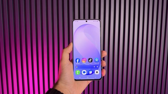 REVIEW Samsung Galaxy S26 FE: fanii Samsung cred că vor și altceva
