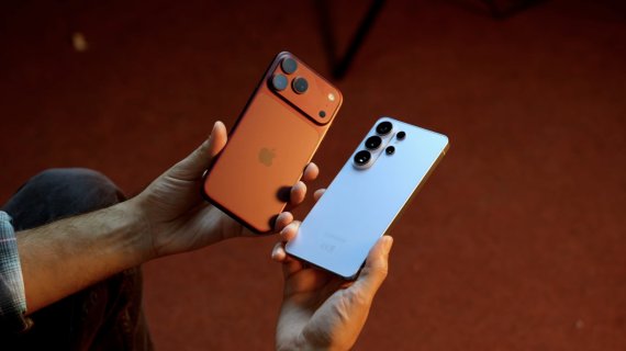 iPhone 18 Pro Max vs Samsung Galaxy S26 Ultra - care e mai bun și de ce nu înțeleg rivalitățile din tehnologie