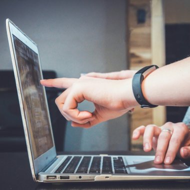 eLearning România ajunge la a treia ediție: cum îmbinăm educația digitală cu AI-ul