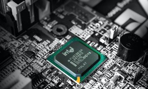 Intel va investi 20 mld. dolari pentru propria fabrică de semiconductori în SUA